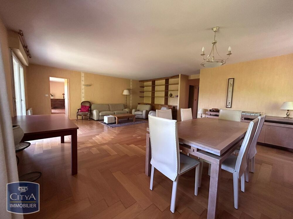 location Appartement - 4 pièce(s) - 146 m² Sarlat-la-Canéda (24200)