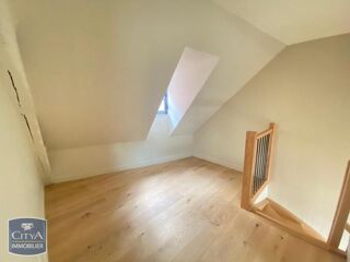  Appartement à louer 3 pièces 81 m²