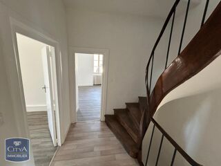  Appartement à louer 5 pièces 95 m²