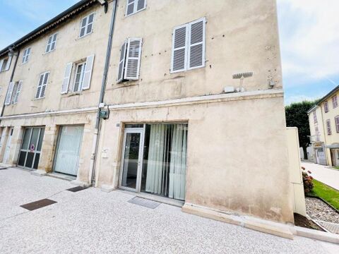 Local Professionnel ou Commercial à Louer de 95.89m² ... 1300 71000 Macon