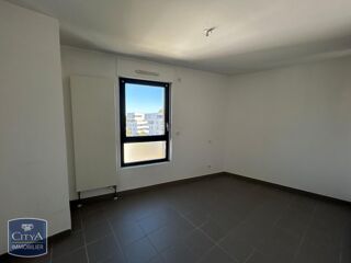  Appartement à louer 5 pièces 122 m²