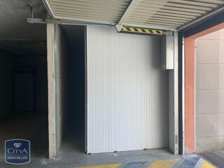  Parking / Garage à louer 