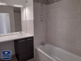  Appartement à louer 3 pièces 61 m²