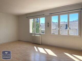  Appartement à louer 4 pièces 116 m²