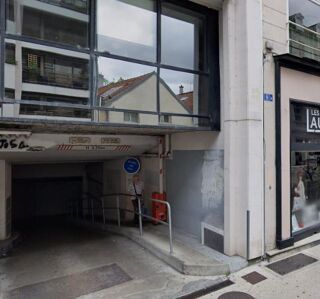  Parking / Garage à louer 