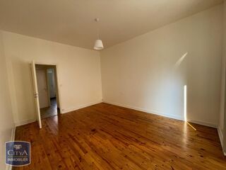  Appartement à louer 1 pièce 32 m²