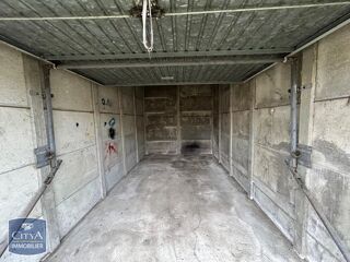  Parking / Garage à louer 