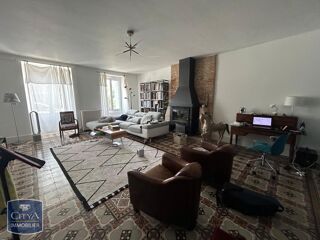  Maison à louer 7 pièces 402 m²