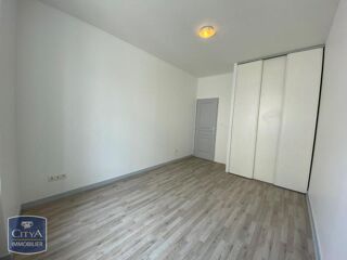  Appartement à louer 3 pièces 84 m²