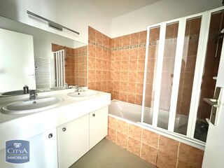  Appartement à louer 3 pièces 63 m²