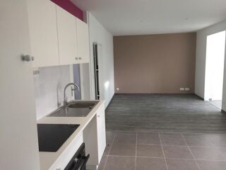 Appartement à louer 3 pièces 82 m²