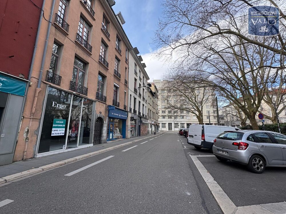   Location / Local Commercial - 61 m² 