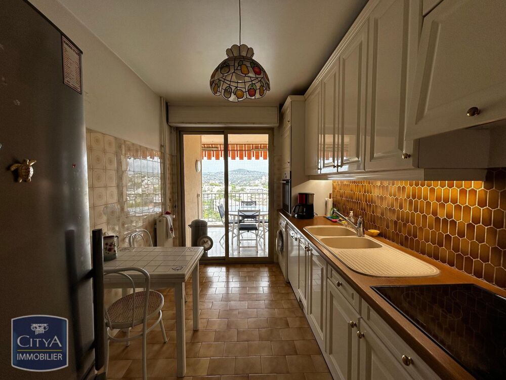 location Appartement - 3 pièce(s) - 78 m² Juan Les Pins (06160)