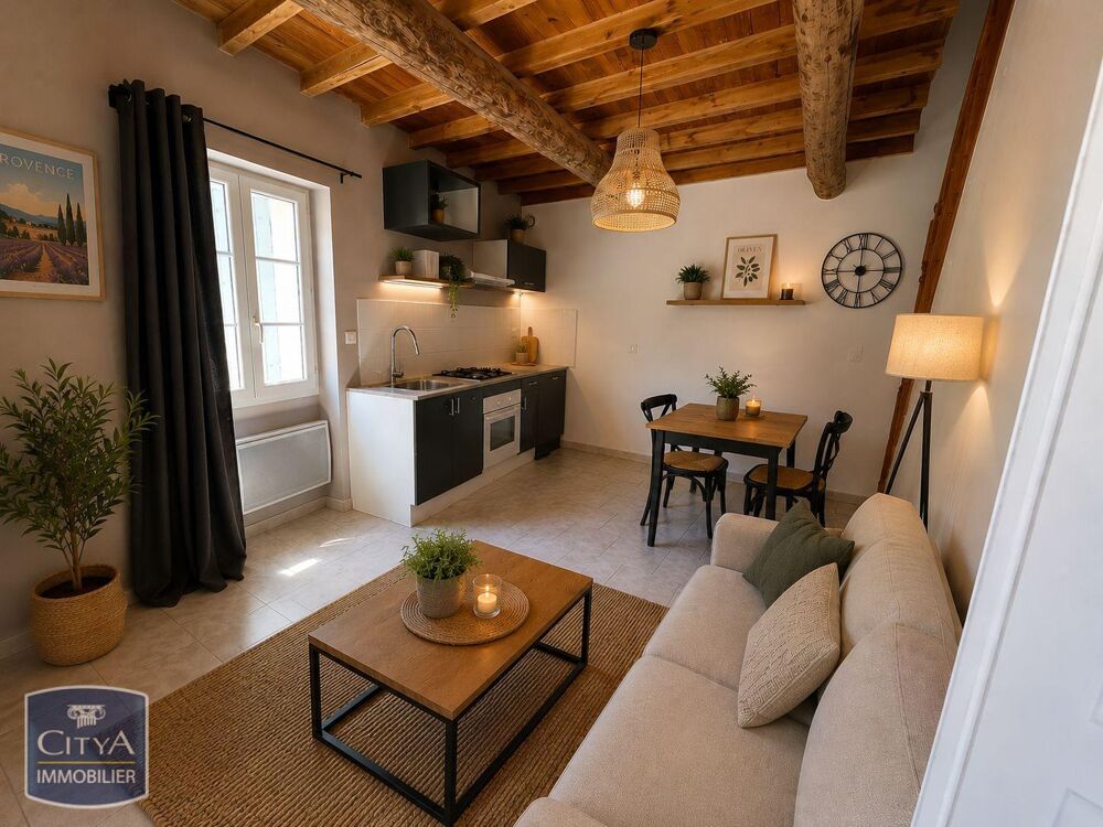 À LOUER : Appartement T2 situé à Carpentras. Ce bien imm....