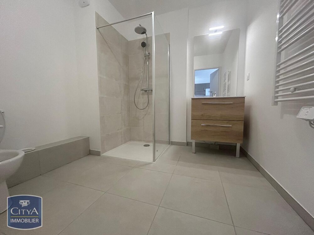 LOCATION SUR PLAN : Découvrez cet appartement T2 situé d....