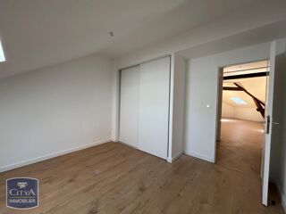  Appartement à louer 3 pièces 77 m²