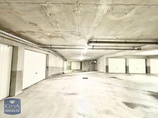  Parking / Garage à louer 
