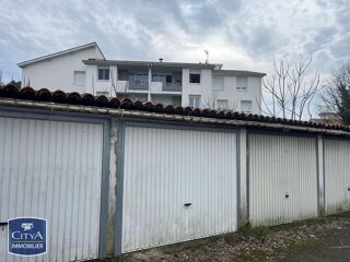  Parking / Garage à louer 10 m²