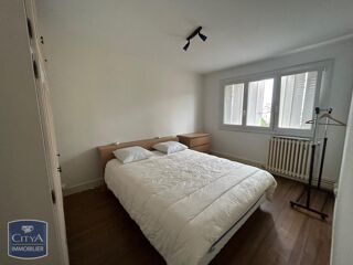  Appartement à louer 4 pièces 82 m²