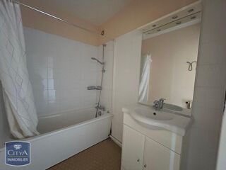  Appartement à louer 4 pièces 80 m²