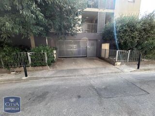  Parking / Garage à louer 