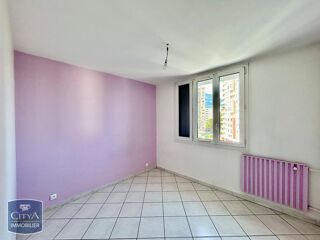  Appartement à louer 4 pièces 65 m²
