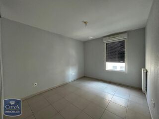  Appartement à louer 4 pièces 80 m²