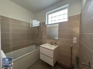  Appartement à louer 4 pièces 105 m²