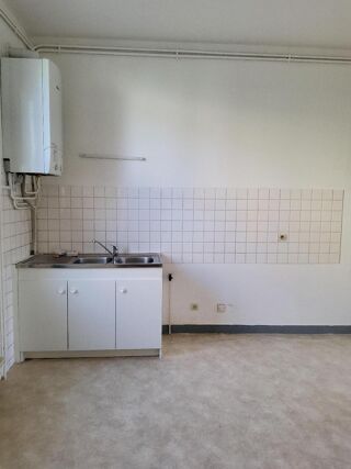  Appartement à louer 2 pièces 61 m²