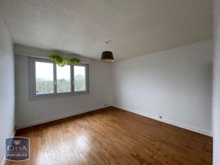  Appartement à louer 4 pièces 100 m²