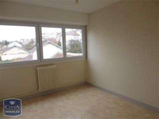  Appartement à louer 4 pièces 82 m²