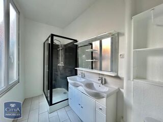 Appartement à louer 3 pièces 101 m²