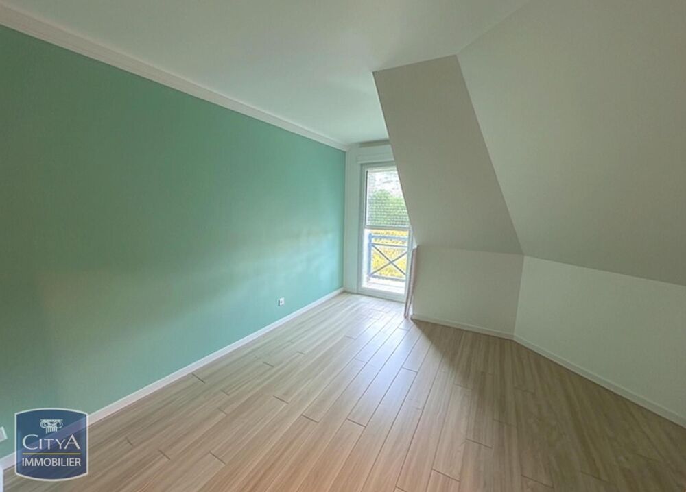 À LOUER : Appartement T2 DUPLEX non meublé situé à Porni....