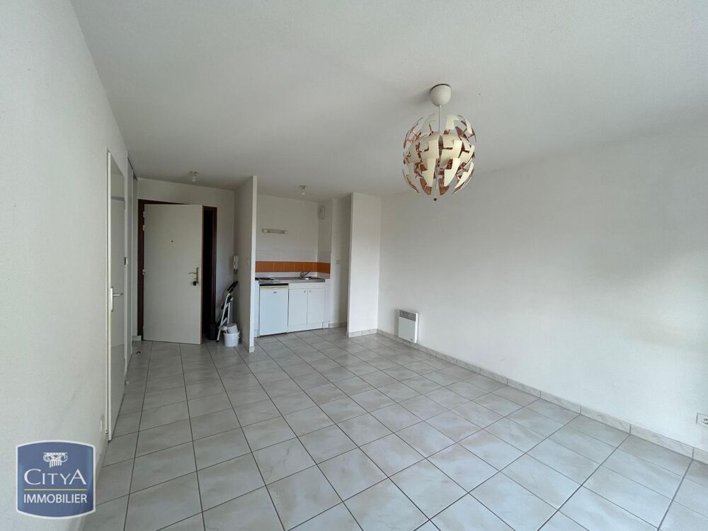 location Appartement - 2 pièce(s) - 40 m² St Guenole (29760)