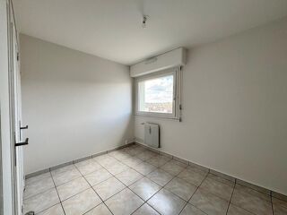  Appartement à louer 5 pièces 95 m²