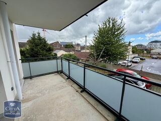  Appartement à louer 4 pièces 82 m²