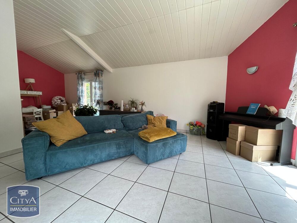 location Maison - 4 pièce(s) - 117 m² Ménétrol (63200)