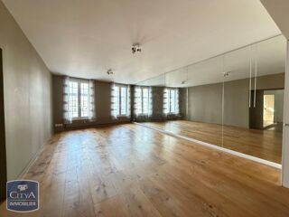  Appartement à louer 4 pièces 124 m²