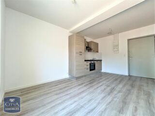  Appartement à louer 2 pièces 31 m²