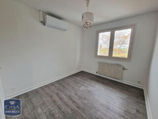  Appartement à louer 4 pièces 96 m²