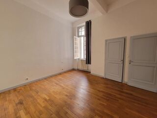  Appartement à louer 3 pièces 126 m²