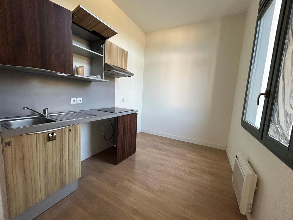 Centre Ville - À LOUER : Appartement T3 situé en plein c....