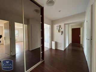  Appartement à louer 4 pièces 99 m²