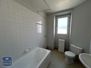  Appartement à louer 3 pièces 82 m²