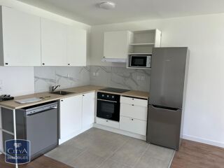  Appartement à louer 4 pièces 82 m²