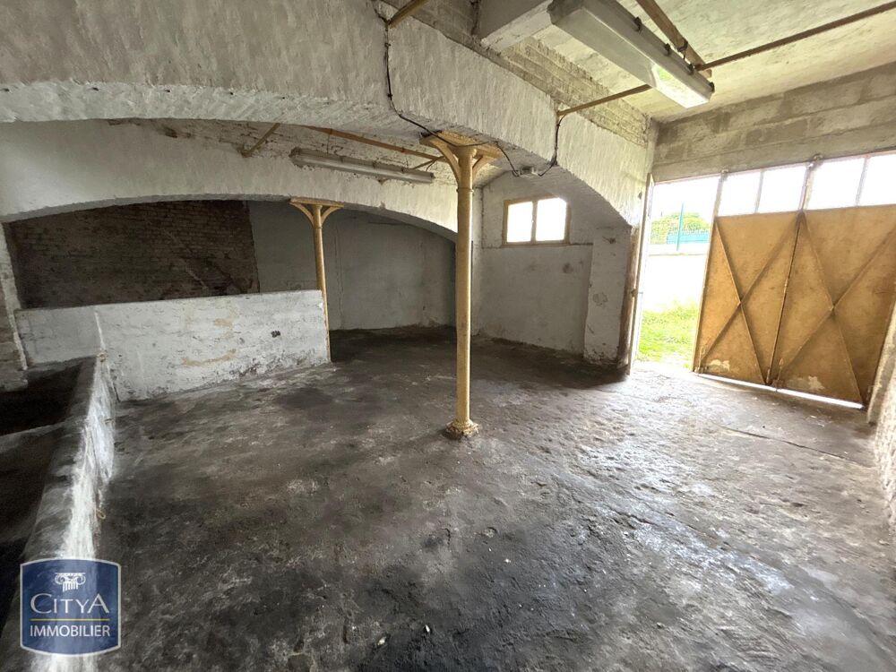 location Parking / Garage - 35 m² Saint-Quentin (02100)