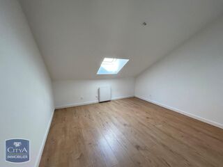  Appartement à louer 3 pièces 77 m²