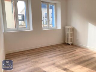  Appartement à louer 4 pièces 82 m²