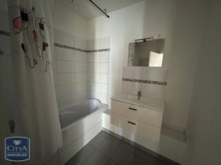  Appartement à louer 4 pièces 64 m²