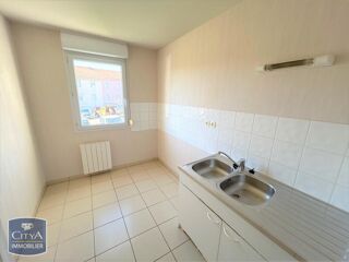  Appartement à louer 4 pièces 74 m²